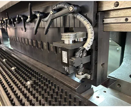 ELECTRIC HINGE