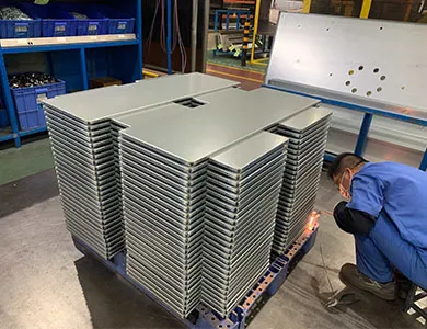 Láser de doble plataforma