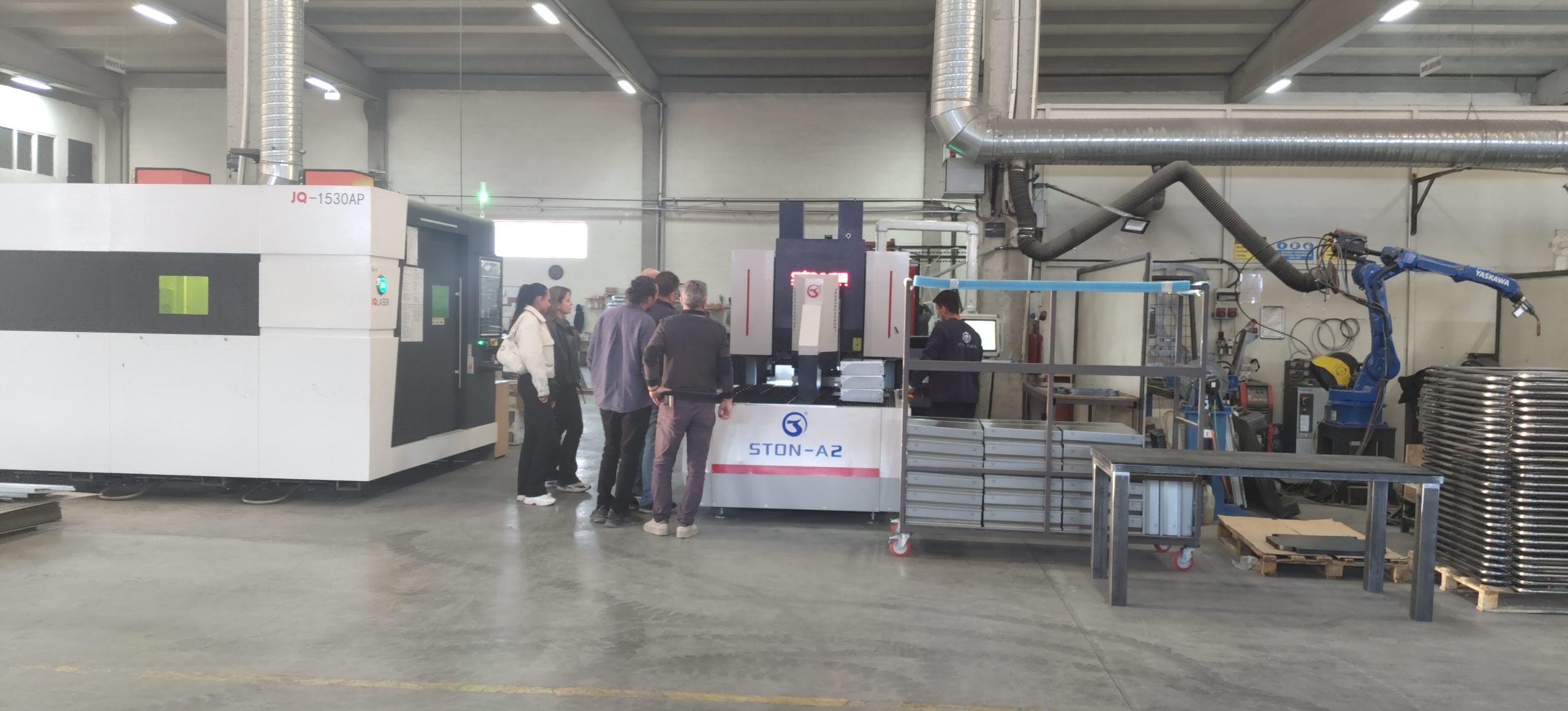 Bent sheet metal cabinet produced on a STON panel bender