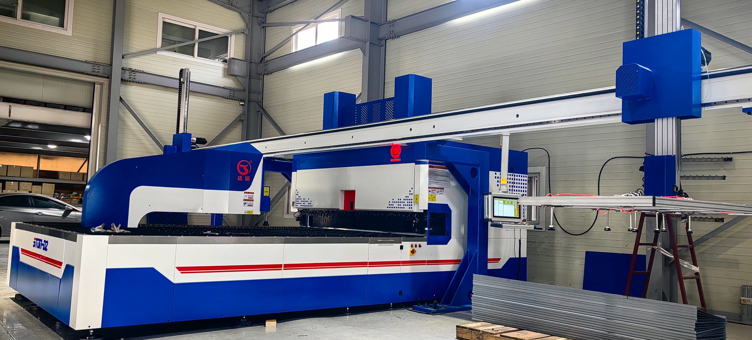 STON 2800 mm panel bender producing curtain wall components